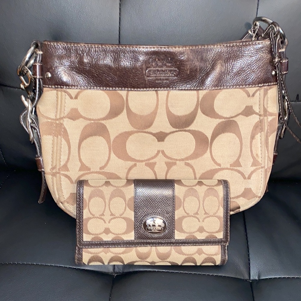 Coach Shoulder Bag w/ wallet